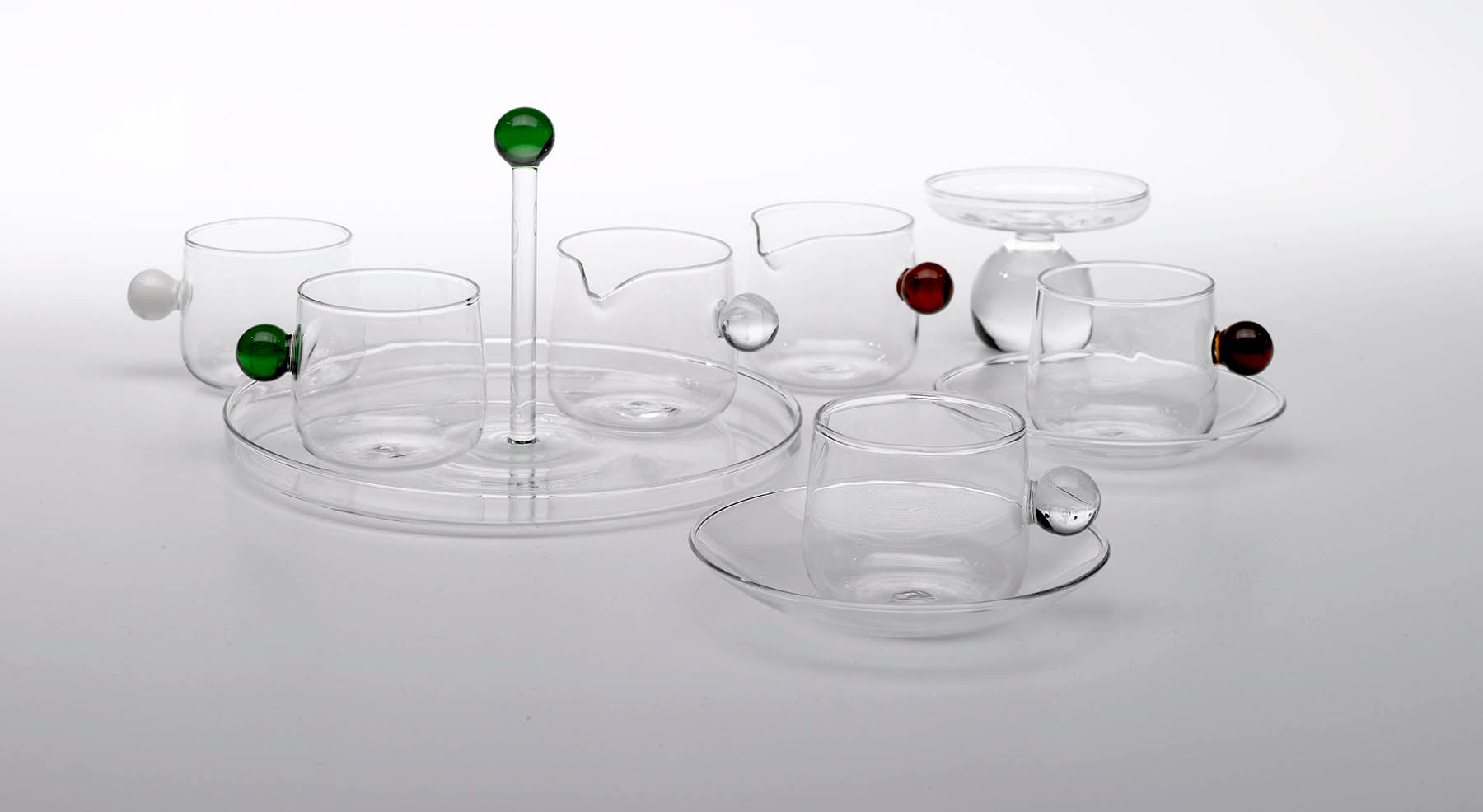 http://www.leefnyc.com/cdn/shop/collections/perle-tumbler-glass--set-of-6-_details-img-1.jpg?v=1642562867