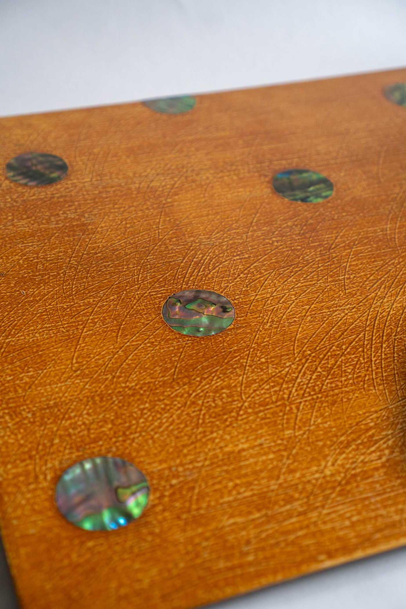 [PRE-ORDER] Mother of Pearl Droplet on the Lacquered Placemat