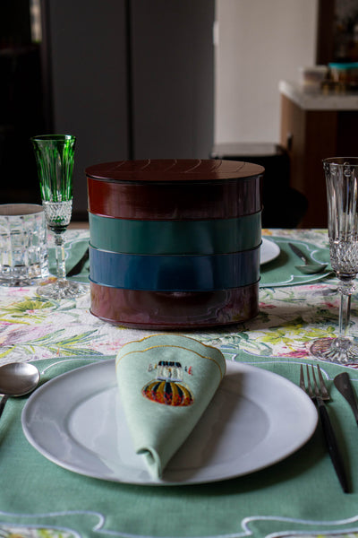 Stackable Lunch Box (Hap with lid) & Versatile Tea Pot Tray (body only)