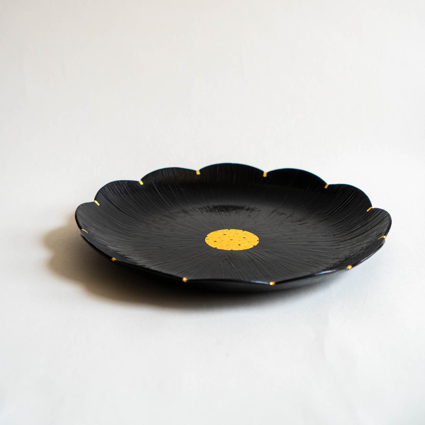 Otchil Flower Plate - Black